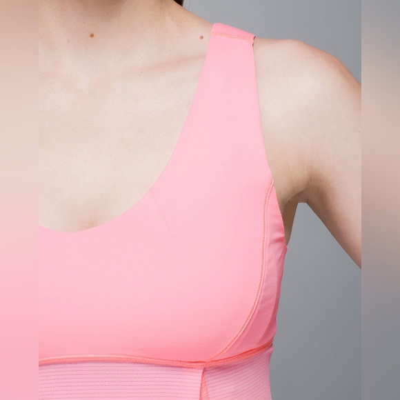 Lululemon Hustle & Bustle Tank - Picture 2 of 12